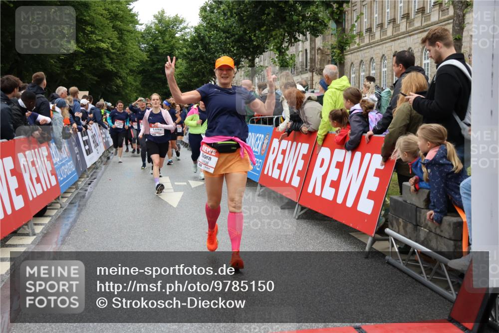 14.06.2026 - REWE Women's Run Strokosch-Dieckow http://msf.ph/oto/9785150 14.06.2026 10:03:41 Ziel 10032, 10483, 10938, 10953, 10983, 11158 meine-sportfotos.de