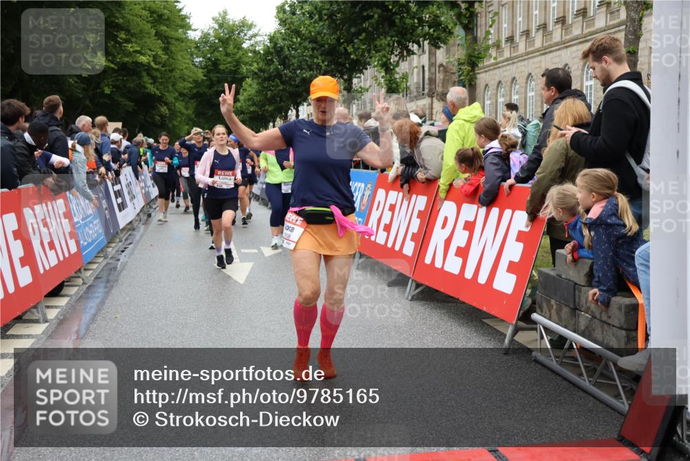 14.06.2026 - REWE Women's Run Strokosch-Dieckow http://msf.ph/oto/9785165 14.06.2026 10:03:42 Ziel 10032, 10268, 10483, 10528, 10529, 10938, 10953, 10983, 11158, 11243 meine-sportfotos.de