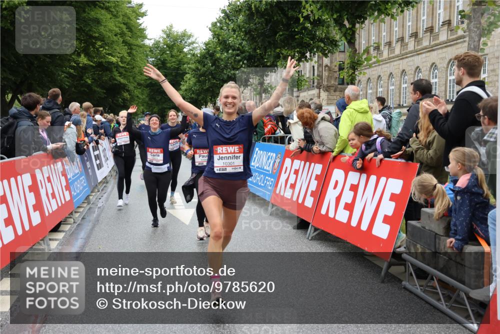 14.06.2026 - REWE Women's Run Strokosch-Dieckow http://msf.ph/oto/9785620 14.06.2026 10:04:08 Ziel 10227, 10301, 10368, 10415, 10476, 10603, 10900, 10996, 11080, 11333 meine-sportfotos.de
