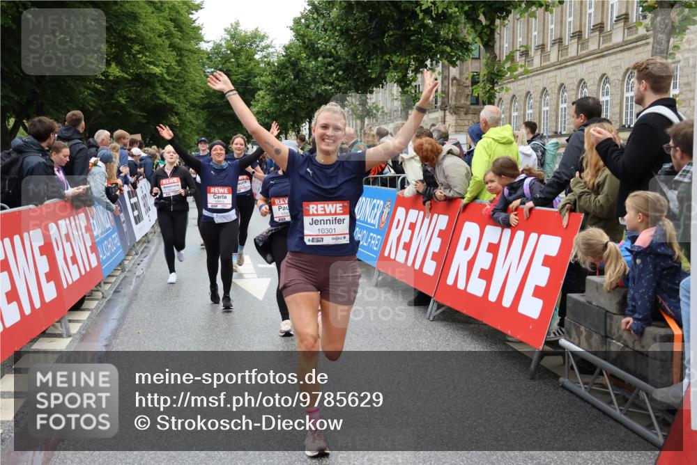14.06.2026 - REWE Women's Run Strokosch-Dieckow http://msf.ph/oto/9785629 14.06.2026 10:04:08 Ziel 10227, 10301, 10368, 10415, 10476, 10603, 10900, 10996, 11080, 11333 meine-sportfotos.de