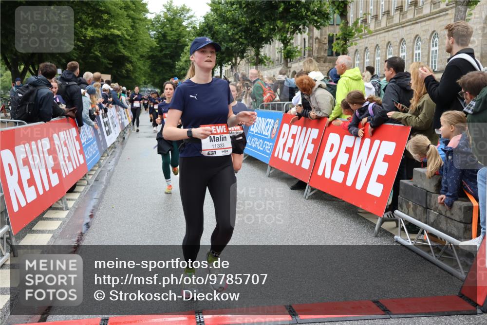 14.06.2026 - REWE Women's Run Strokosch-Dieckow http://msf.ph/oto/9785707 14.06.2026 10:04:12 Ziel 10227, 10276, 10301, 10368, 10415, 10448, 10476, 10603, 10900, 11080, 11333 meine-sportfotos.de