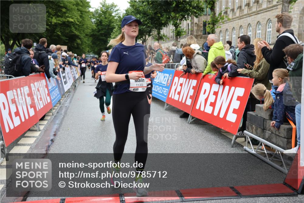 14.06.2026 - REWE Women's Run Strokosch-Dieckow http://msf.ph/oto/9785712 14.06.2026 10:04:12 Ziel 10227, 10276, 10301, 10368, 10415, 10448, 10476, 10603, 10900, 11080, 11333 meine-sportfotos.de