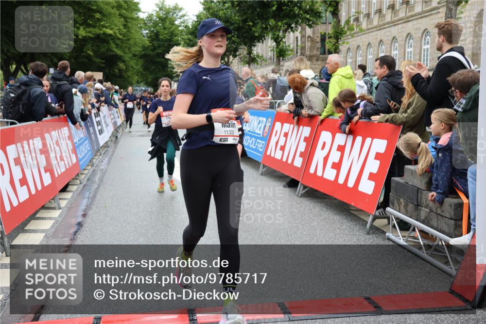14.06.2026 - REWE Women's Run Strokosch-Dieckow http://msf.ph/oto/9785717 14.06.2026 10:04:12 Ziel 10227, 10276, 10301, 10368, 10415, 10448, 10476, 10603, 10900, 11080, 11333 meine-sportfotos.de