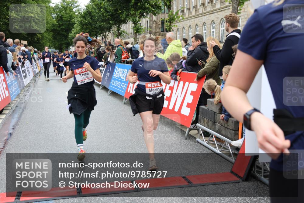 14.06.2026 - REWE Women's Run Strokosch-Dieckow http://msf.ph/oto/9785727 14.06.2026 10:04:13 Ziel 10227, 10276, 10301, 10368, 10415, 10448, 10476, 10603, 10900, 11080, 11333 meine-sportfotos.de