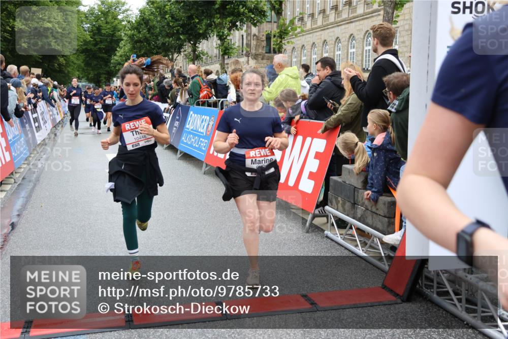 14.06.2026 - REWE Women's Run Strokosch-Dieckow http://msf.ph/oto/9785733 14.06.2026 10:04:13 Ziel 10227, 10276, 10301, 10368, 10415, 10448, 10476, 10603, 10900, 11080, 11333 meine-sportfotos.de