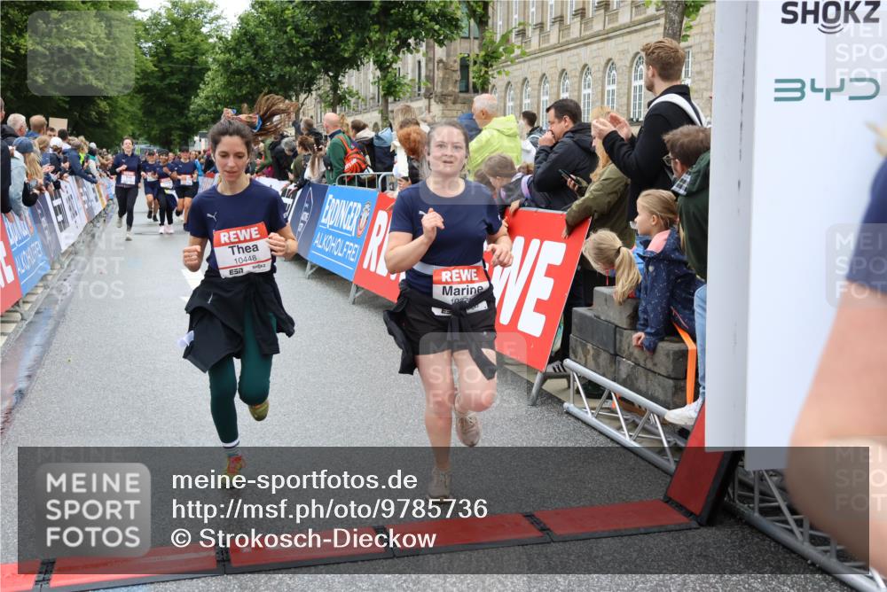 14.06.2026 - REWE Women's Run Strokosch-Dieckow http://msf.ph/oto/9785736 14.06.2026 10:04:13 Ziel 10227, 10276, 10301, 10368, 10415, 10448, 10476, 10603, 10900, 11080, 11333 meine-sportfotos.de