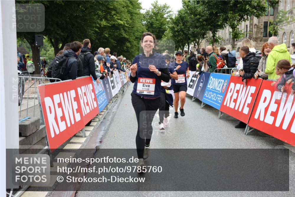 14.06.2026 - REWE Women's Run Strokosch-Dieckow http://msf.ph/oto/9785760 14.06.2026 10:04:18 Ziel 10227, 10276, 10335, 10448, 10476, 10554, 10974, 11037, 11108, 11279, 11333, 11338, 11534 meine-sportfotos.de