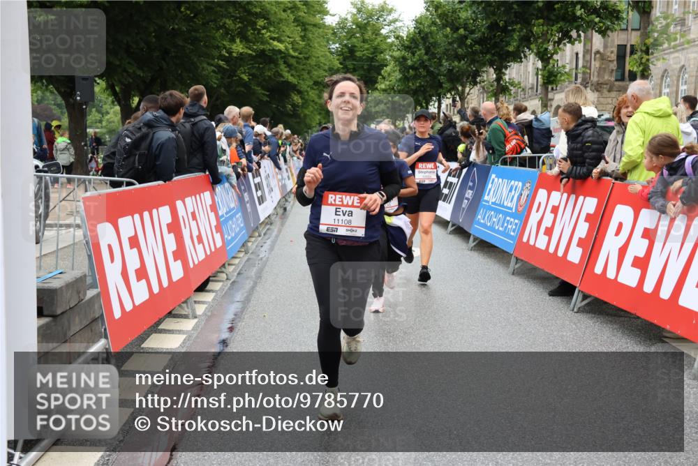 14.06.2026 - REWE Women's Run Strokosch-Dieckow http://msf.ph/oto/9785770 14.06.2026 10:04:18 Ziel 10227, 10276, 10335, 10448, 10476, 10554, 10974, 11037, 11108, 11279, 11333, 11338, 11534 meine-sportfotos.de
