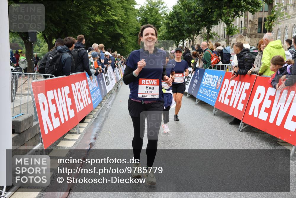 14.06.2026 - REWE Women's Run Strokosch-Dieckow http://msf.ph/oto/9785779 14.06.2026 10:04:18 Ziel 10227, 10276, 10335, 10448, 10476, 10554, 10974, 11037, 11108, 11279, 11333, 11338, 11534 meine-sportfotos.de