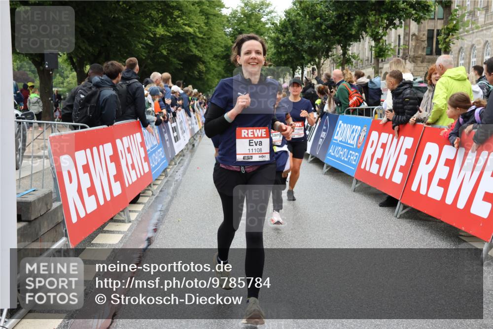 14.06.2026 - REWE Women's Run Strokosch-Dieckow http://msf.ph/oto/9785784 14.06.2026 10:04:18 Ziel 10227, 10276, 10335, 10448, 10476, 10554, 10974, 11037, 11108, 11279, 11333, 11338, 11534 meine-sportfotos.de