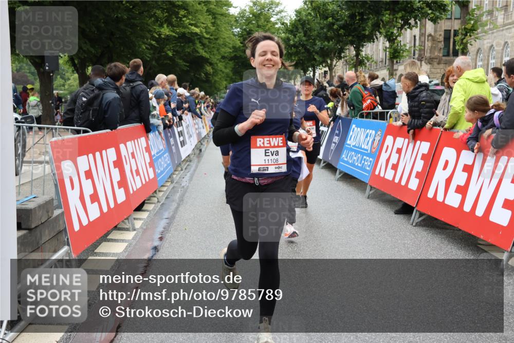 14.06.2026 - REWE Women's Run Strokosch-Dieckow http://msf.ph/oto/9785789 14.06.2026 10:04:18 Ziel 10227, 10276, 10335, 10448, 10476, 10554, 10974, 11037, 11108, 11279, 11333, 11338, 11534 meine-sportfotos.de