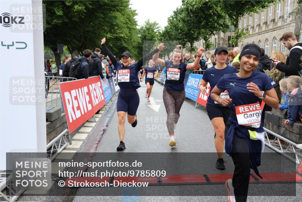 14.06.2026 - REWE Women's Run Strokosch-Dieckow http://msf.ph/oto/9785809 14.06.2026 10:04:20 Ziel 10276, 10335, 10448, 10544, 10554, 10974, 11037, 11108, 11279, 11333, 11338, 11534 meine-sportfotos.de