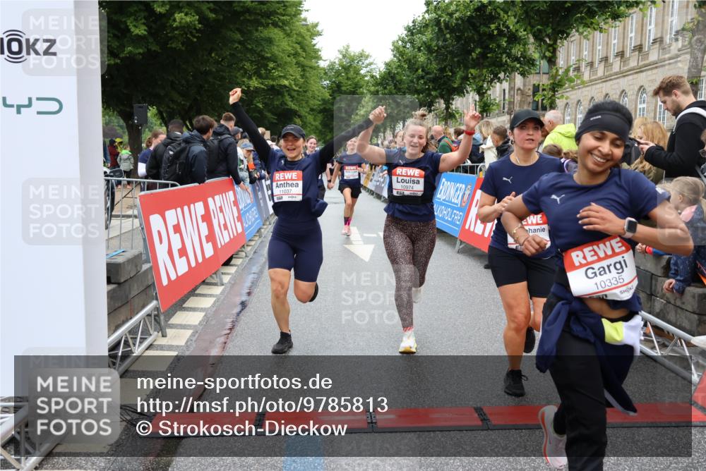 14.06.2026 - REWE Women's Run Strokosch-Dieckow http://msf.ph/oto/9785813 14.06.2026 10:04:20 Ziel 10276, 10335, 10448, 10544, 10554, 10974, 11037, 11108, 11279, 11333, 11338, 11534 meine-sportfotos.de