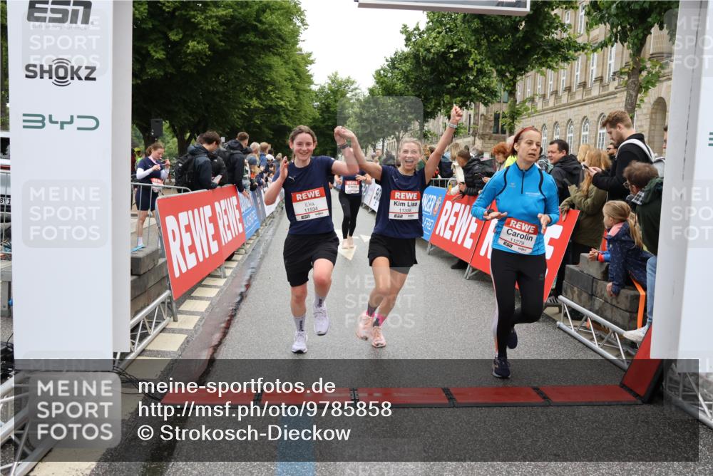 14.06.2026 - REWE Women's Run Strokosch-Dieckow http://msf.ph/oto/9785858 14.06.2026 10:04:22 Ziel 10335, 10544, 10554, 10974, 11037, 11108, 11279, 11338, 11534 meine-sportfotos.de