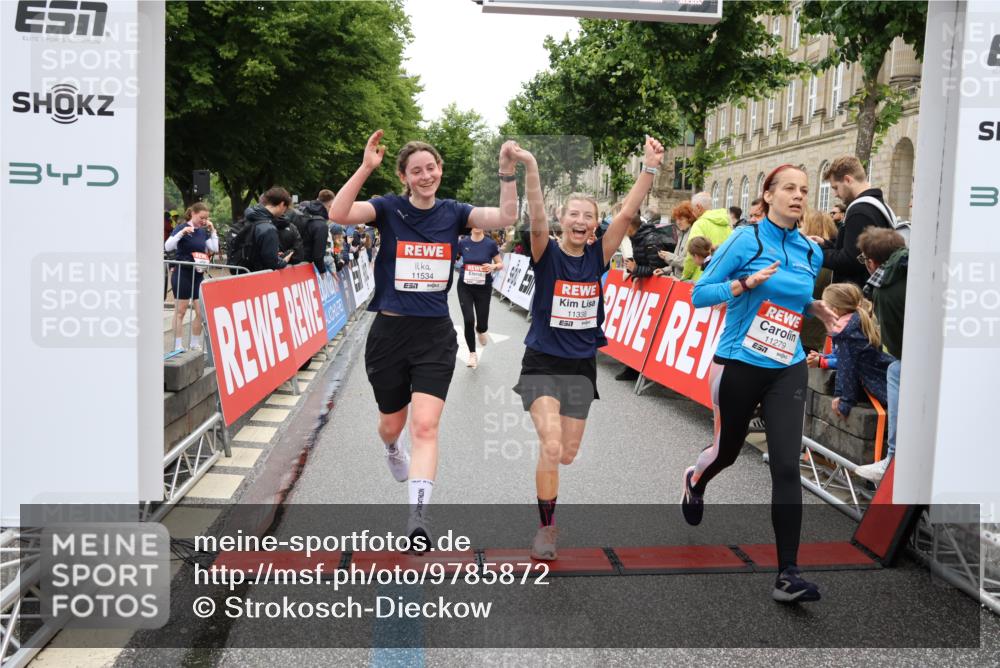 14.06.2026 - REWE Women's Run Strokosch-Dieckow http://msf.ph/oto/9785872 14.06.2026 10:04:22 Ziel 10335, 10544, 10554, 10974, 11037, 11108, 11279, 11338, 11534 meine-sportfotos.de