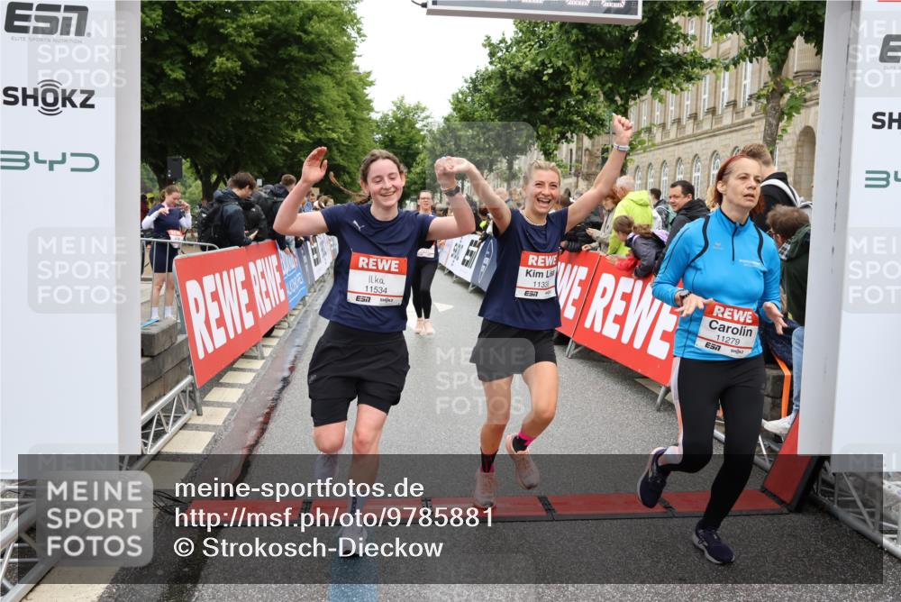 14.06.2026 - REWE Women's Run Strokosch-Dieckow http://msf.ph/oto/9785881 14.06.2026 10:04:22 Ziel 10335, 10544, 10554, 10974, 11037, 11108, 11279, 11338, 11534 meine-sportfotos.de