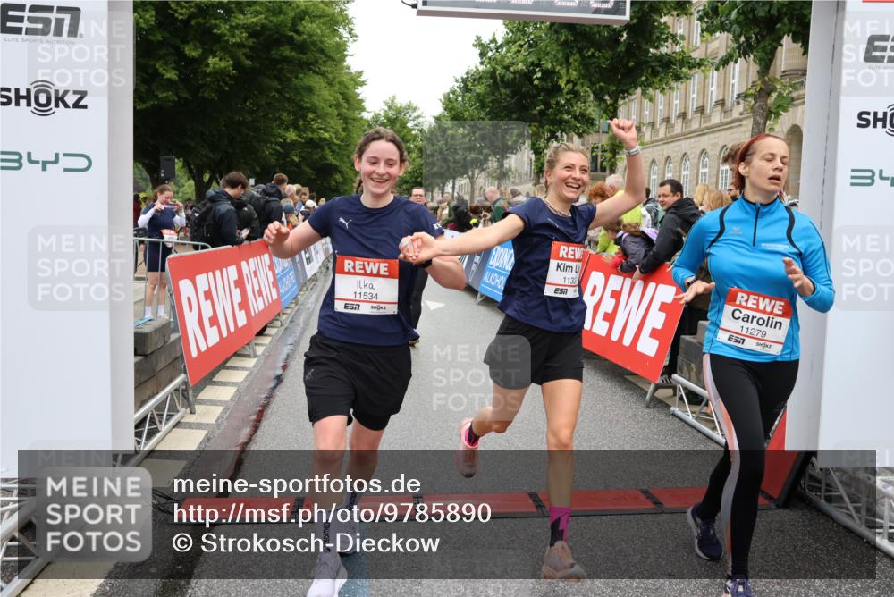 14.06.2026 - REWE Women's Run Strokosch-Dieckow http://msf.ph/oto/9785890 14.06.2026 10:04:22 Ziel 10335, 10544, 10554, 10974, 11037, 11108, 11279, 11338, 11534 meine-sportfotos.de