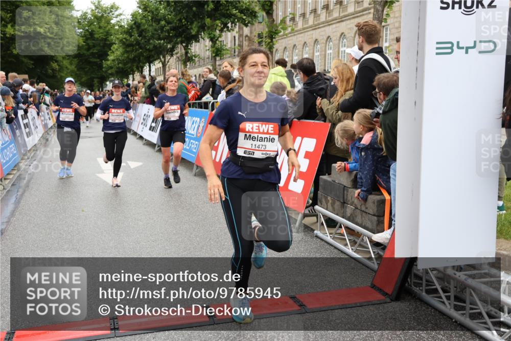 14.06.2026 - REWE Women's Run Strokosch-Dieckow http://msf.ph/oto/9785945 14.06.2026 10:04:29 Ziel 10544, 10656, 10660, 10779, 11144, 11279, 11338, 11473, 11534 meine-sportfotos.de