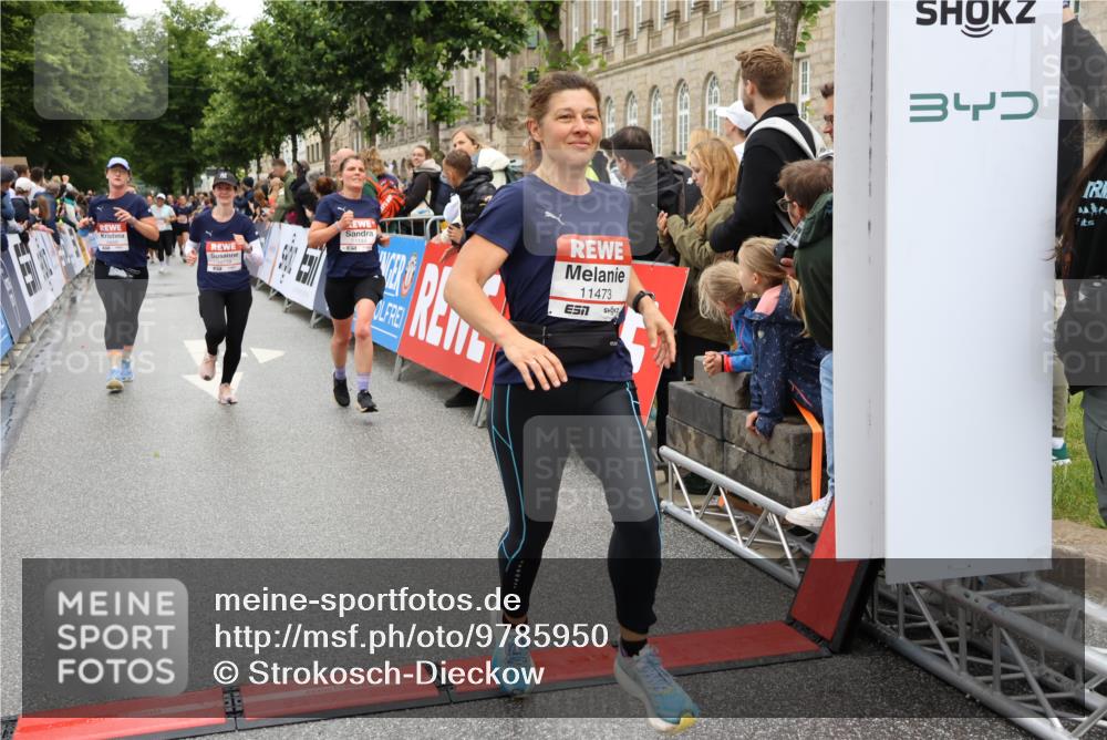 14.06.2026 - REWE Women's Run Strokosch-Dieckow http://msf.ph/oto/9785950 14.06.2026 10:04:29 Ziel 10544, 10656, 10660, 10779, 11144, 11279, 11338, 11473, 11534 meine-sportfotos.de