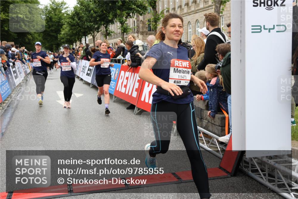 14.06.2026 - REWE Women's Run Strokosch-Dieckow http://msf.ph/oto/9785955 14.06.2026 10:04:29 Ziel 10544, 10656, 10660, 10779, 11144, 11279, 11338, 11473, 11534 meine-sportfotos.de