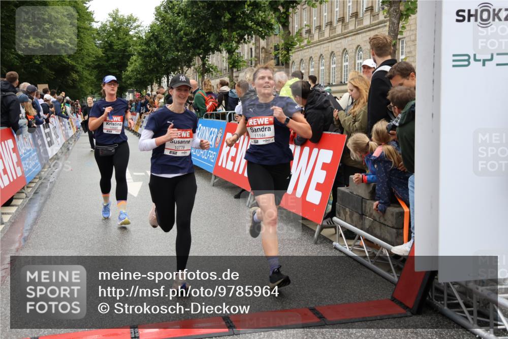 14.06.2026 - REWE Women's Run Strokosch-Dieckow http://msf.ph/oto/9785964 14.06.2026 10:04:30 Ziel 10544, 10656, 10660, 10771, 10779, 11144, 11279, 11338, 11473, 11534 meine-sportfotos.de