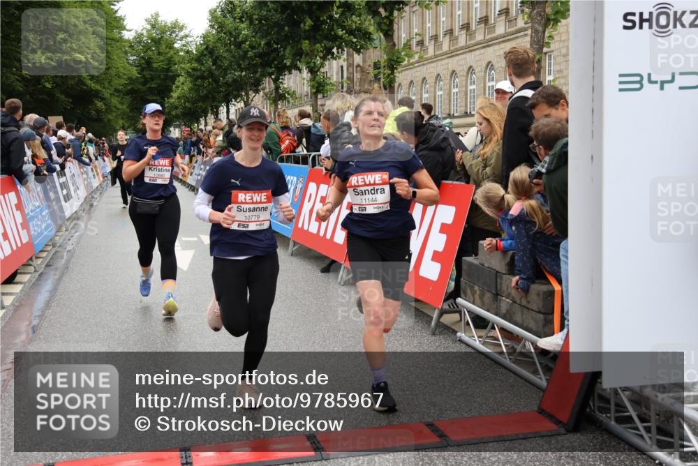 14.06.2026 - REWE Women's Run Strokosch-Dieckow http://msf.ph/oto/9785967 14.06.2026 10:04:30 Ziel 10544, 10656, 10660, 10771, 10779, 11144, 11279, 11338, 11473, 11534 meine-sportfotos.de