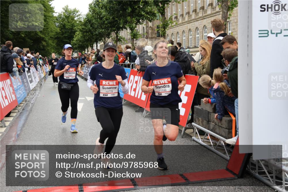 14.06.2026 - REWE Women's Run Strokosch-Dieckow http://msf.ph/oto/9785968 14.06.2026 10:04:30 Ziel 10544, 10656, 10660, 10771, 10779, 11144, 11279, 11338, 11473, 11534 meine-sportfotos.de