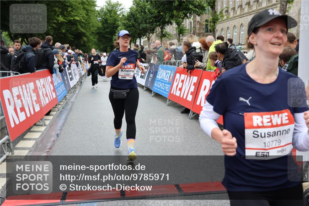 14.06.2026 - REWE Women's Run Strokosch-Dieckow http://msf.ph/oto/9785971 14.06.2026 10:04:31 Ziel 10544, 10656, 10660, 10771, 10779, 11144, 11473 meine-sportfotos.de