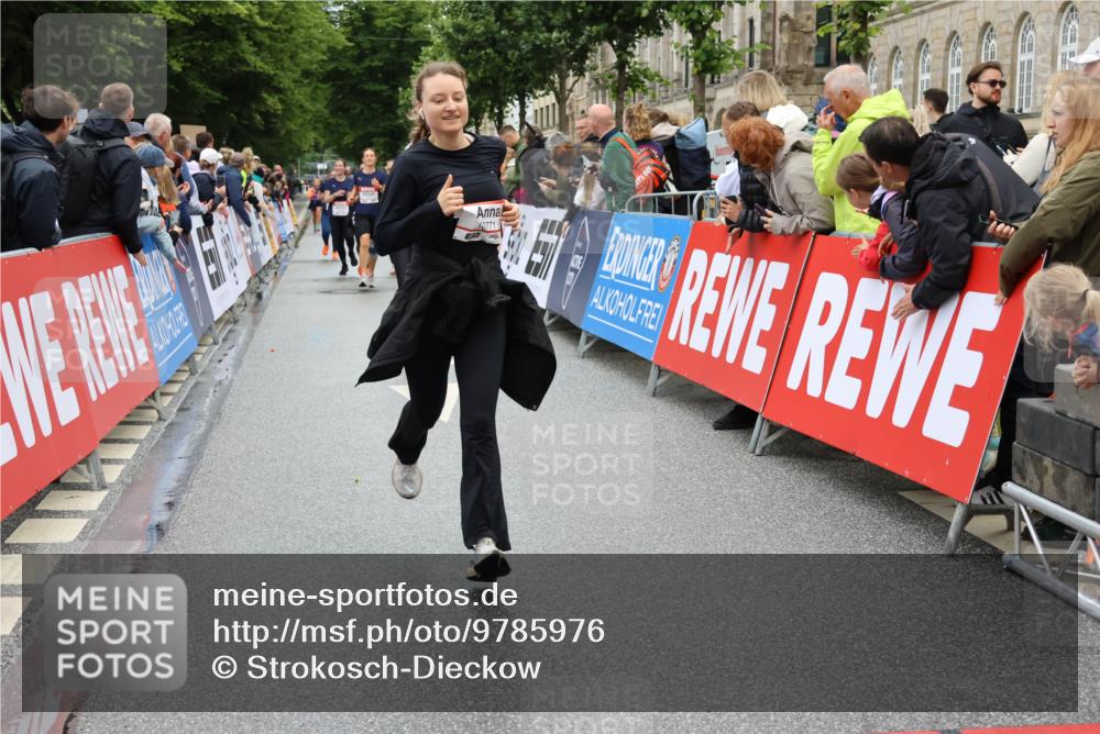 14.06.2026 - REWE Women's Run Strokosch-Dieckow http://msf.ph/oto/9785976 14.06.2026 10:04:34 Ziel 10656, 10660, 10771, 10779, 11118, 11144, 11473 meine-sportfotos.de