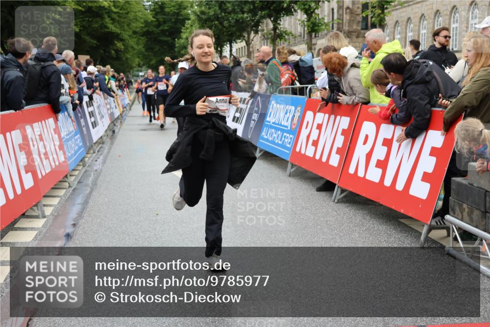 14.06.2026 - REWE Women's Run Strokosch-Dieckow http://msf.ph/oto/9785977 14.06.2026 10:04:34 Ziel 10656, 10660, 10771, 10779, 11118, 11144, 11473 meine-sportfotos.de