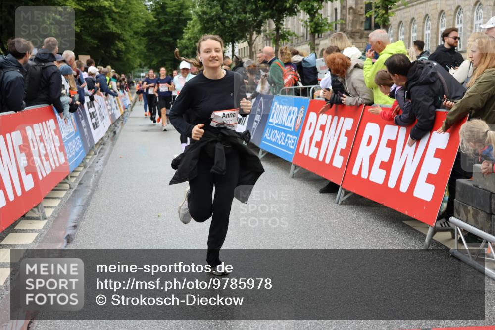 14.06.2026 - REWE Women's Run Strokosch-Dieckow http://msf.ph/oto/9785978 14.06.2026 10:04:34 Ziel 10656, 10660, 10771, 10779, 11118, 11144, 11473 meine-sportfotos.de