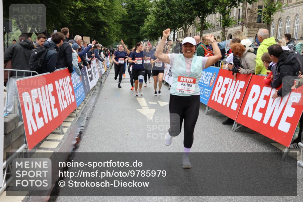 14.06.2026 - REWE Women's Run Strokosch-Dieckow http://msf.ph/oto/9785979 14.06.2026 10:04:36 Ziel 10486, 10660, 10771, 10779, 11002, 11118, 11144, 11187, 11473 meine-sportfotos.de