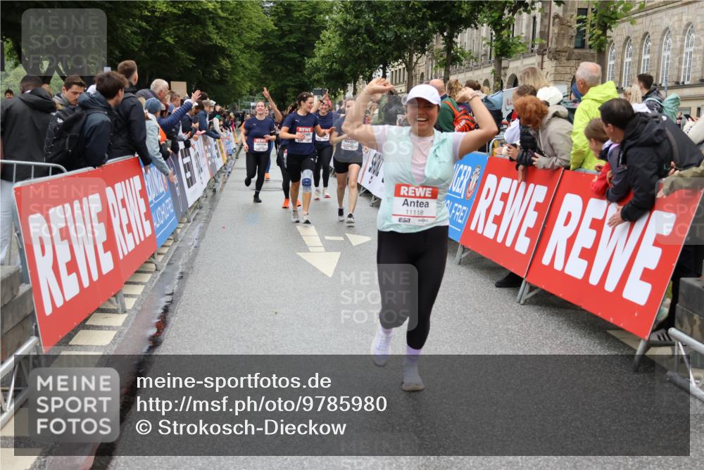 14.06.2026 - REWE Women's Run Strokosch-Dieckow http://msf.ph/oto/9785980 14.06.2026 10:04:36 Ziel 10486, 10660, 10771, 10779, 11002, 11118, 11144, 11187, 11473 meine-sportfotos.de