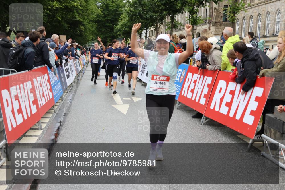 14.06.2026 - REWE Women's Run Strokosch-Dieckow http://msf.ph/oto/9785981 14.06.2026 10:04:36 Ziel 10486, 10660, 10771, 10779, 11002, 11118, 11144, 11187, 11473 meine-sportfotos.de