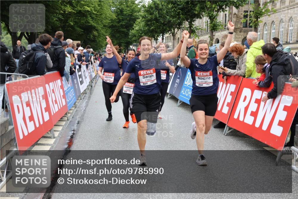 14.06.2026 - REWE Women's Run Strokosch-Dieckow http://msf.ph/oto/9785990 14.06.2026 10:04:39 Ziel 10486, 10660, 10771, 10787, 10788, 11002, 11068, 11118, 11187 meine-sportfotos.de