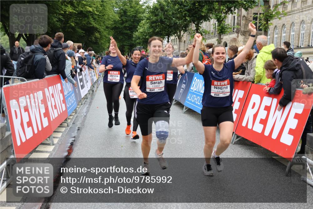 14.06.2026 - REWE Women's Run Strokosch-Dieckow http://msf.ph/oto/9785992 14.06.2026 10:04:39 Ziel 10486, 10660, 10771, 10787, 10788, 11002, 11068, 11118, 11187 meine-sportfotos.de
