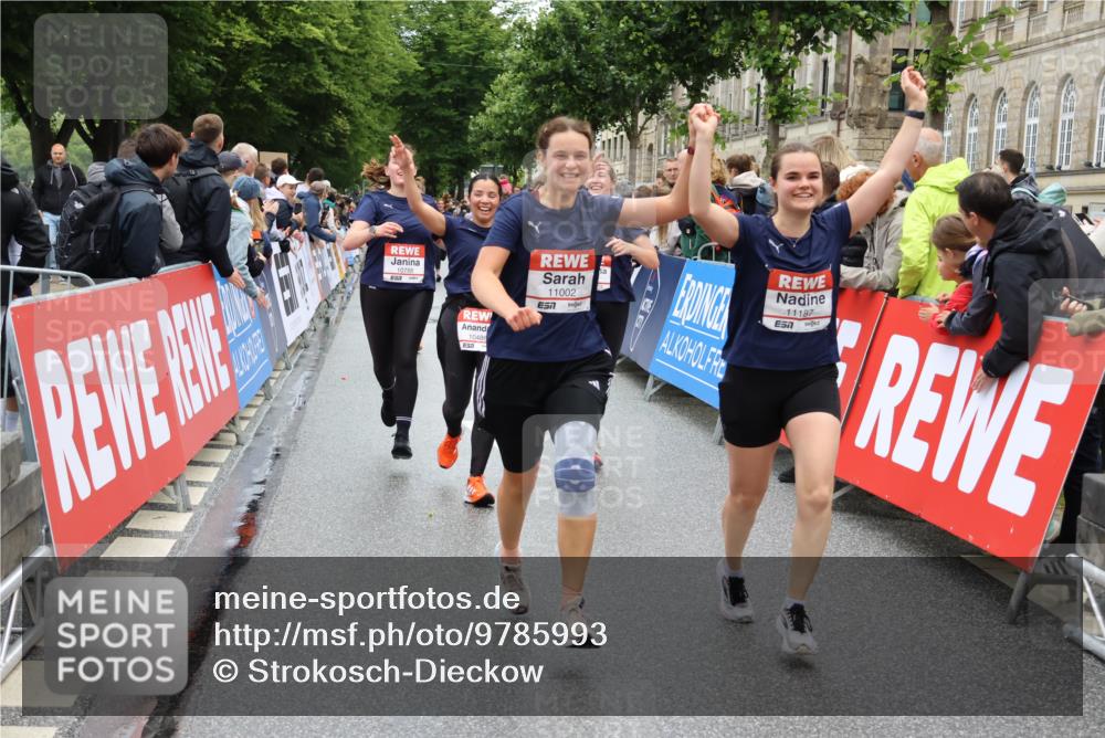 14.06.2026 - REWE Women's Run Strokosch-Dieckow http://msf.ph/oto/9785993 14.06.2026 10:04:39 Ziel 10486, 10660, 10771, 10787, 10788, 11002, 11068, 11118, 11187 meine-sportfotos.de