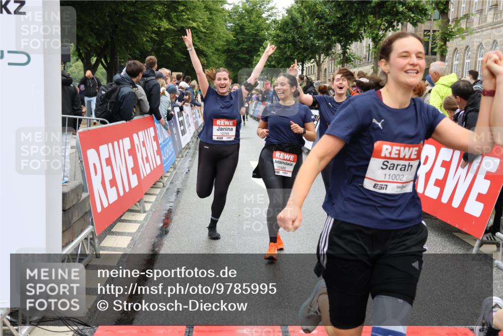 14.06.2026 - REWE Women's Run Strokosch-Dieckow http://msf.ph/oto/9785995 14.06.2026 10:04:40 Ziel 10486, 10771, 10787, 10788, 11002, 11068, 11118, 11187 meine-sportfotos.de