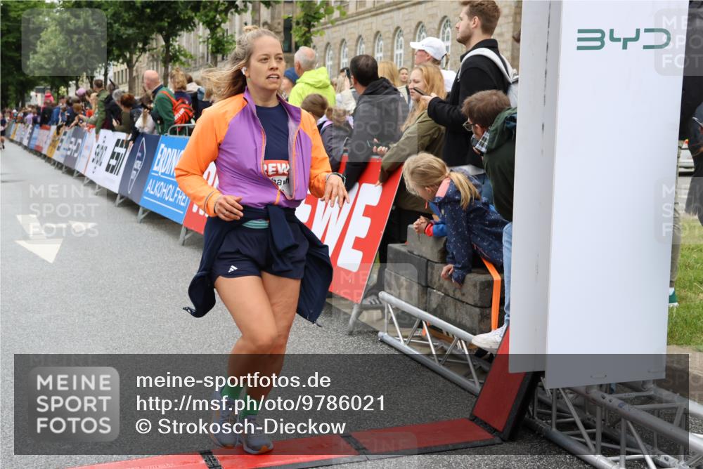 14.06.2026 - REWE Women's Run Strokosch-Dieckow http://msf.ph/oto/9786021 14.06.2026 10:04:49 Ziel 10593, 10787, 10788, 11068, 11122, 11294 meine-sportfotos.de