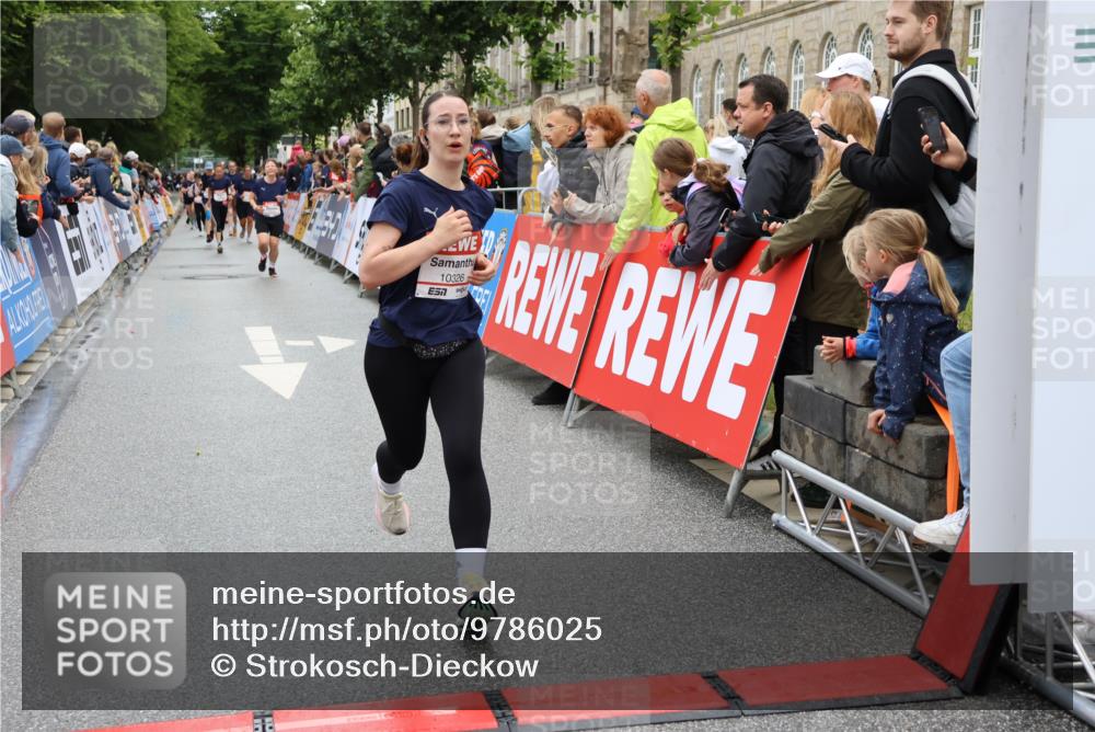14.06.2026 - REWE Women's Run Strokosch-Dieckow http://msf.ph/oto/9786025 14.06.2026 10:04:57 Ziel 10326, 10593 meine-sportfotos.de