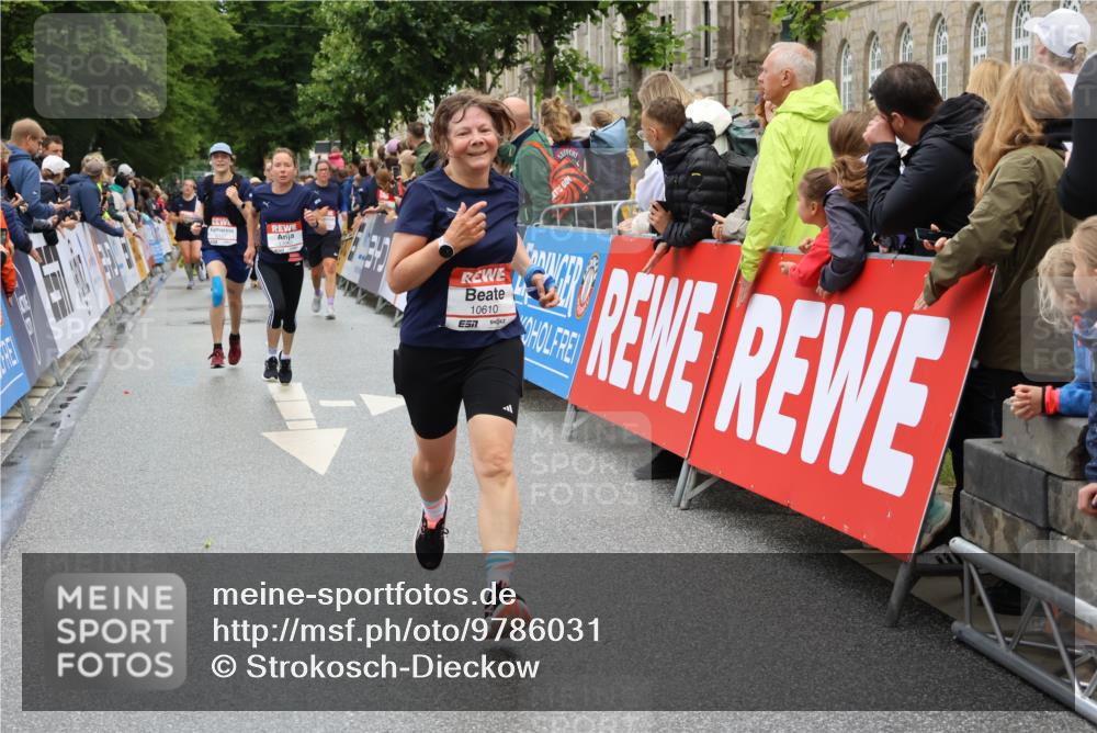 14.06.2026 - REWE Women's Run Strokosch-Dieckow http://msf.ph/oto/9786031 14.06.2026 10:05:02 Ziel 10127, 10326, 10610, 11081 meine-sportfotos.de