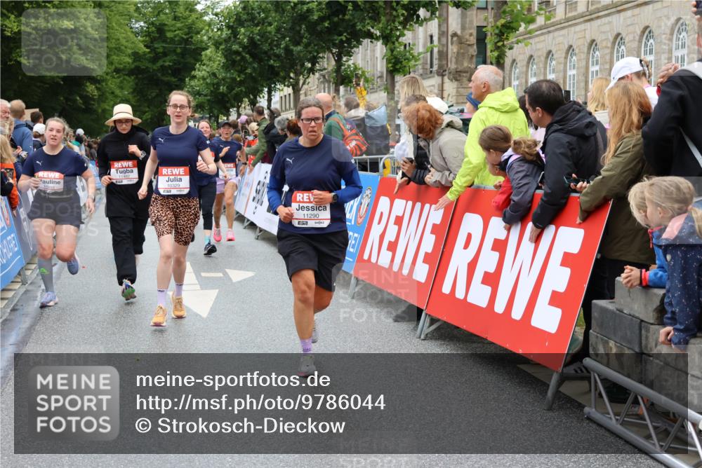 14.06.2026 - REWE Women's Run Strokosch-Dieckow http://msf.ph/oto/9786044 14.06.2026 10:05:07 Ziel 10127, 10329, 10610, 10719, 11043, 11081, 11290, 11323, 11482, 11524 meine-sportfotos.de