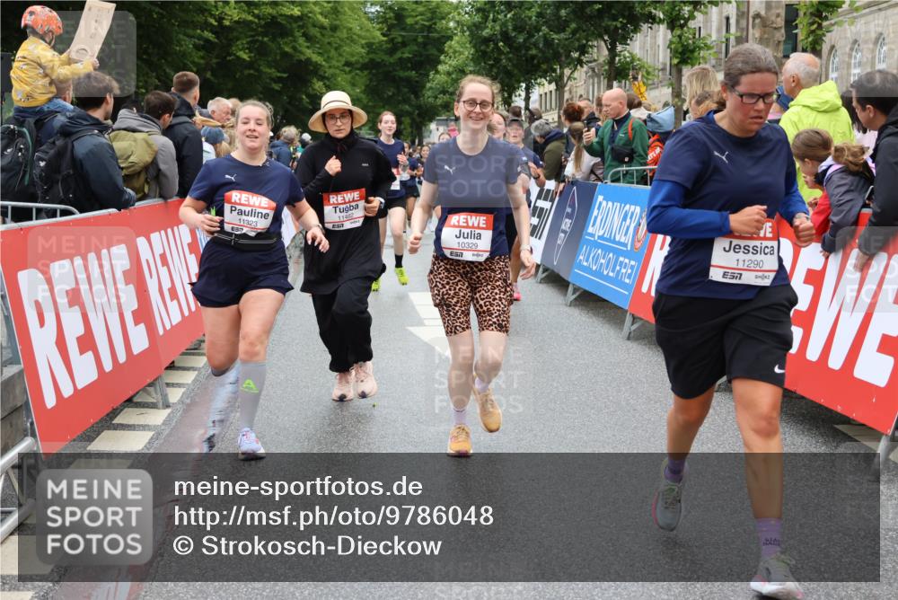 14.06.2026 - REWE Women's Run Strokosch-Dieckow http://msf.ph/oto/9786048 14.06.2026 10:05:08 Ziel 10127, 10191, 10329, 10610, 10719, 10822, 11043, 11081, 11290, 11323, 11482, 11524 meine-sportfotos.de
