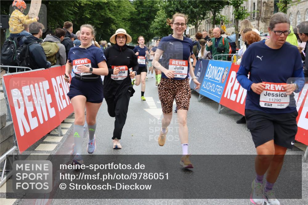 14.06.2026 - REWE Women's Run Strokosch-Dieckow http://msf.ph/oto/9786051 14.06.2026 10:05:08 Ziel 10127, 10191, 10329, 10610, 10719, 10822, 11043, 11081, 11290, 11323, 11482, 11524 meine-sportfotos.de