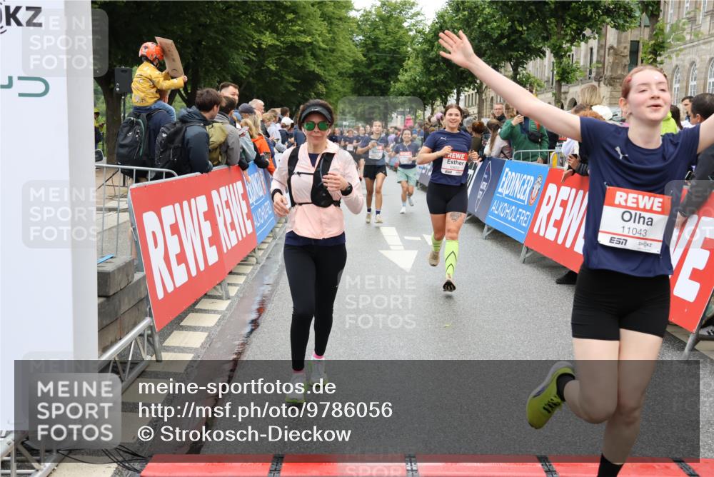 14.06.2026 - REWE Women's Run Strokosch-Dieckow http://msf.ph/oto/9786056 14.06.2026 10:05:11 Ziel 10127, 10191, 10329, 10719, 10822, 11043, 11081, 11091, 11290, 11323, 11482, 11524 meine-sportfotos.de