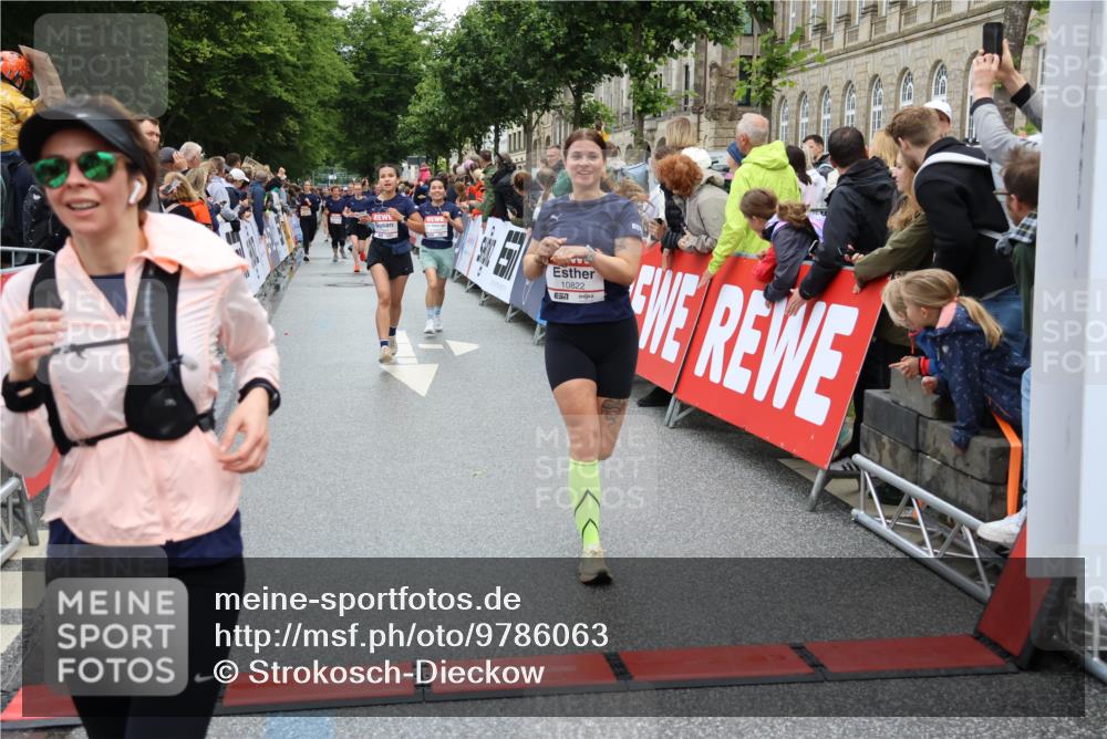 14.06.2026 - REWE Women's Run Strokosch-Dieckow http://msf.ph/oto/9786063 14.06.2026 10:05:12 Ziel 10127, 10191, 10329, 10719, 10822, 11027, 11043, 11081, 11091, 11290, 11323, 11482, 11524 meine-sportfotos.de