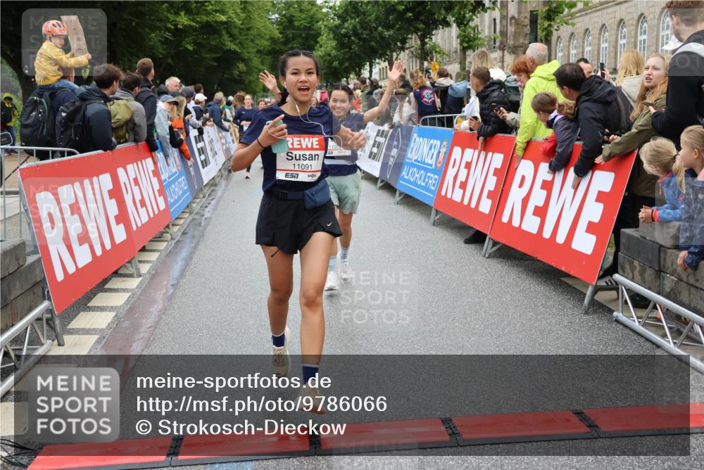 14.06.2026 - REWE Women's Run Strokosch-Dieckow http://msf.ph/oto/9786066 14.06.2026 10:05:15 Ziel 10191, 10318, 10329, 10533, 10719, 10822, 11027, 11043, 11091, 11290, 11323, 11482, 11524 meine-sportfotos.de