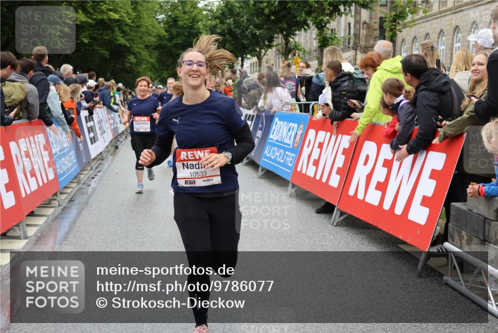 14.06.2026 - REWE Women's Run Strokosch-Dieckow http://msf.ph/oto/9786077 14.06.2026 10:05:18 Ziel 10191, 10318, 10409, 10533, 10588, 10674, 10675, 10719, 10822, 11027, 11043, 11091, 11524 meine-sportfotos.de