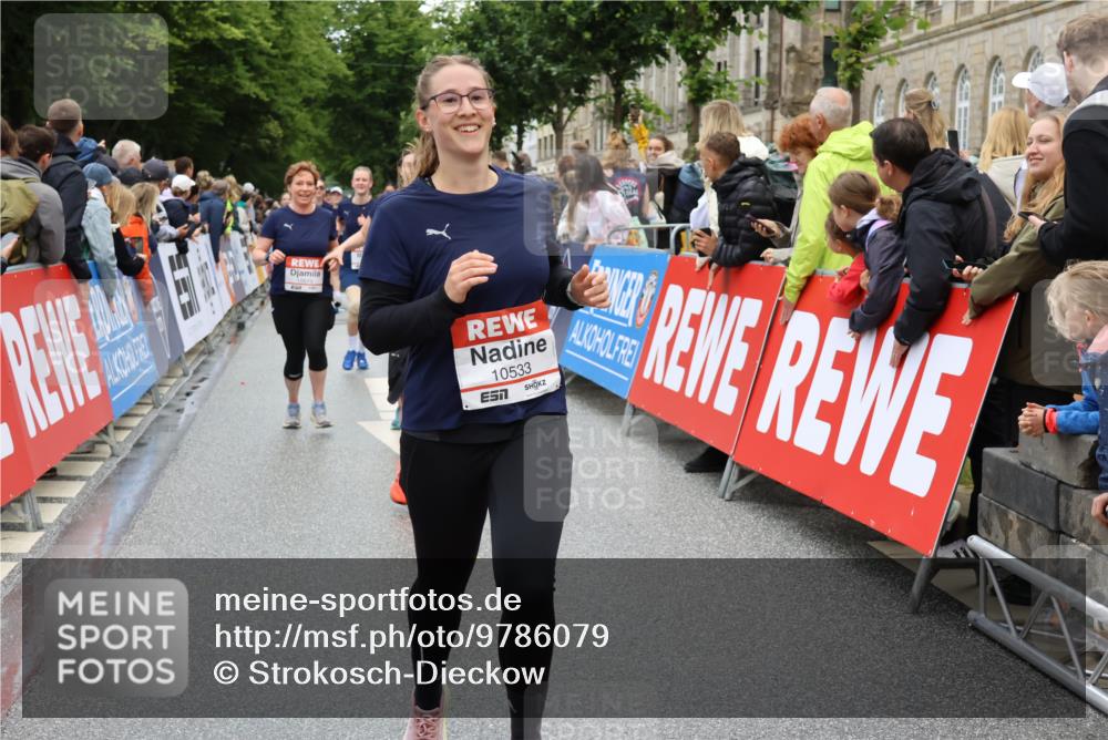 14.06.2026 - REWE Women's Run Strokosch-Dieckow http://msf.ph/oto/9786079 14.06.2026 10:05:18 Ziel 10191, 10318, 10409, 10533, 10588, 10674, 10675, 10719, 10822, 11027, 11043, 11091, 11524 meine-sportfotos.de