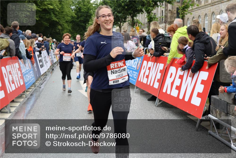 14.06.2026 - REWE Women's Run Strokosch-Dieckow http://msf.ph/oto/9786080 14.06.2026 10:05:18 Ziel 10191, 10318, 10409, 10533, 10588, 10674, 10675, 10719, 10822, 11027, 11043, 11091, 11524 meine-sportfotos.de